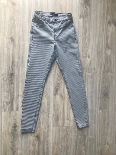 Zdjęcie oferty: Spodnie jeans w paski