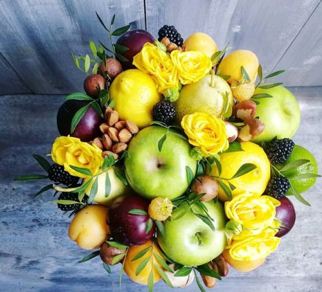 Zdjęcie oferty: Bukiet z owoców, orzechów i kwiatów