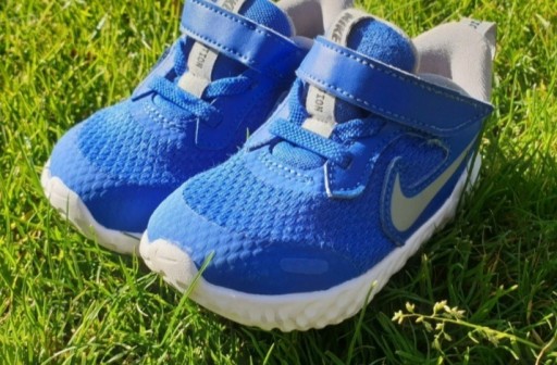 Zdjęcie oferty: Buty sportowe Nike dziecięce r 22