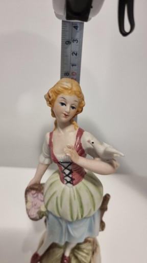 Zdjęcie oferty: Figurka z porcelany w stylu capodimonte