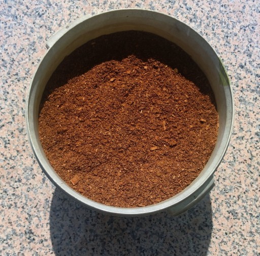 Zdjęcie oferty: Flake soil 1l chrząszcze isopody wije prosionki 