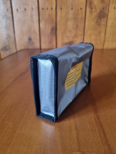 Zdjęcie oferty: pokrowiec na akumulator / baterie