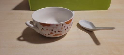 Zdjęcie oferty: Piękny komplet porcelanowych bulionówek z łyżeczka