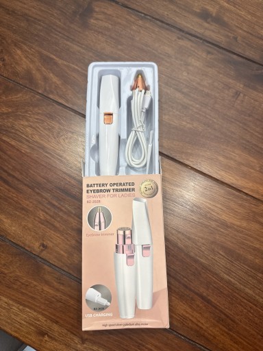 Zdjęcie oferty: Trymer do brwi i depilator do twarzy
