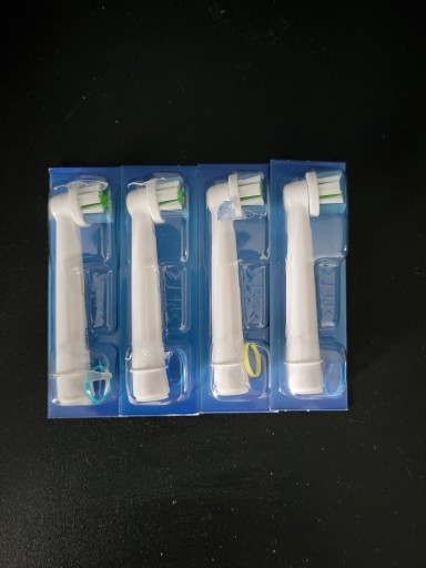 Zdjęcie oferty: Oral B 4 końcówki do szczoteczki precision clean