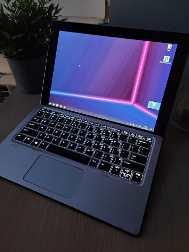 Zdjęcie oferty: Laptop 2w1 HP X2 1012 G1 m7-6Y75 8/128GB jak nowy