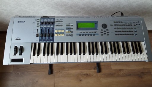 Zdjęcie oferty: YAMAHA MOTIF ES - synth, sampler - świetny stan !