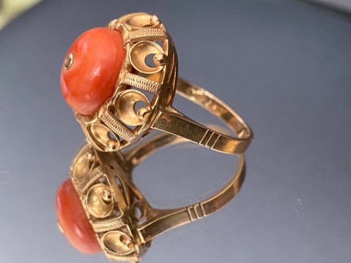 Zdjęcie oferty: Złoty pierścionek z koralem r.20 vintage