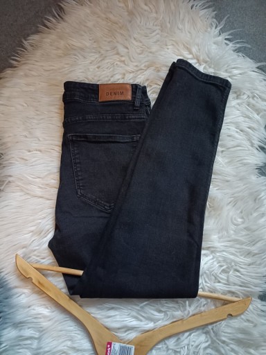 Zdjęcie oferty: Spodnie Sézane /jeans 