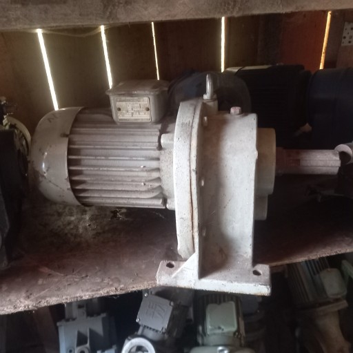 Zdjęcie oferty: Motoreduktor  1.1kw 63obr