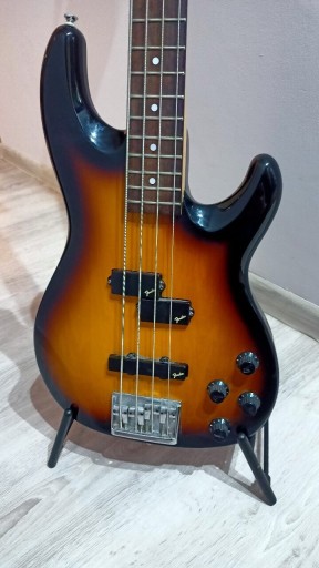 Zdjęcie oferty: Fender Precision Bass Lyte 1996 Japan