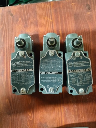 Zdjęcie oferty: Wyłącznik krańcowy ALLEN BRADLEY 802T-A1S7 C