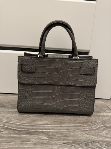Zdjęcie oferty: Guess CATE Torebka Stylowa i elegancka torebka do ręki