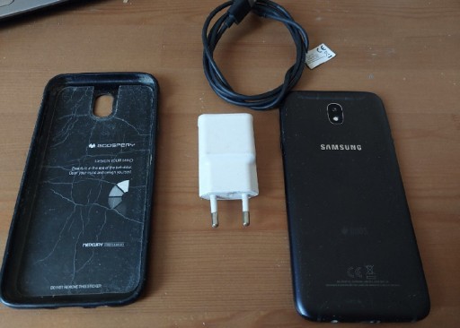 Zdjęcie oferty: Smartfon Samsung Galaxy J7 100 % sprawny