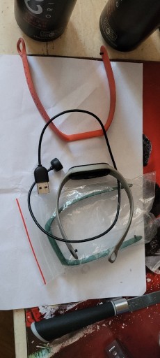 Zdjęcie oferty: Opaska mi z kablem.