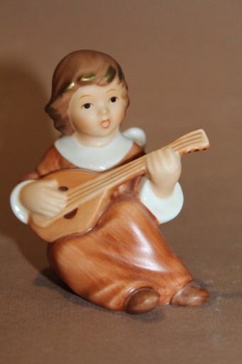 Zdjęcie oferty: Figurka aniołka grającego na banjo Goebel