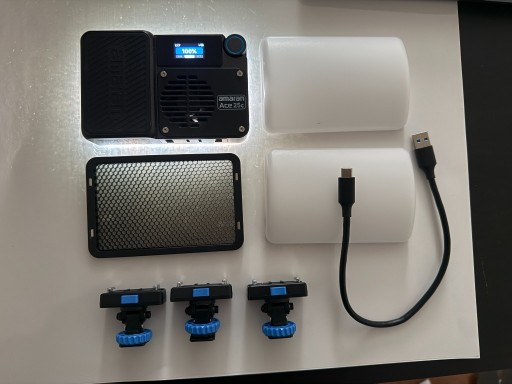 Zdjęcie oferty: amaran Ace 25c LED Mini On-camera Light + akcesoria  