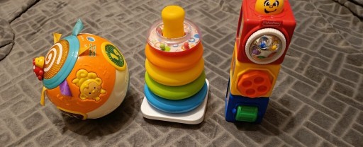 Zdjęcie oferty: Fisher Price piramidka klocki młotek i kula VTech