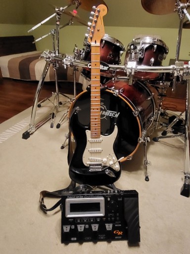 Zdjęcie oferty: Fender Stratocaster GC-1 Roland GR55 Frontman 212R