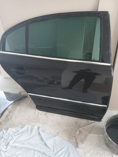 Zdjęcie oferty: Drzwi prawy tył skoda superb 1