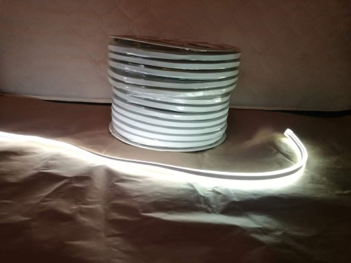 Zdjęcie oferty: wąż świetlny TAŚMA LED NEON FLEX 230V ZIMNY 1mb