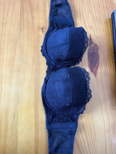 Zdjęcie oferty: Biustonosz Gossard strapless lace 70E 32DD