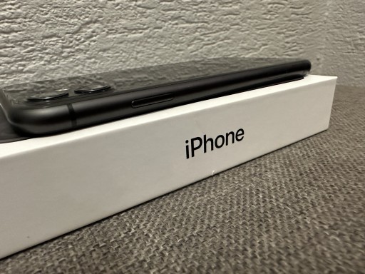 Zdjęcie oferty: iPhone 11 64gb nowa bateria, gwarancja