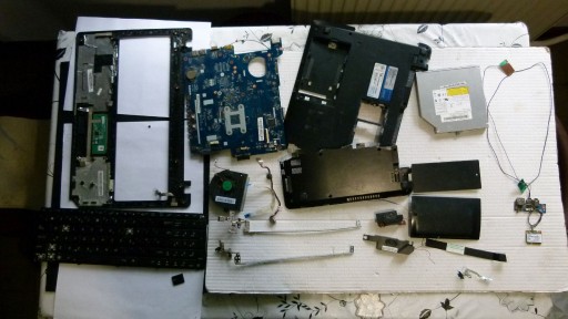 Zdjęcie oferty: Laptop Asus X53U obudowa płyta zawiasy części