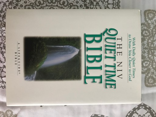 Zdjęcie oferty: THE NIV QUIET TIME BIBLE NEV INTERNATIONAL VERSION