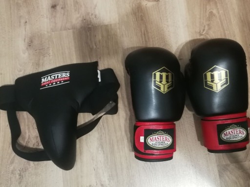 Zdjęcie oferty: Nowe rękawice i ochraniacz Masters Fight Equipment