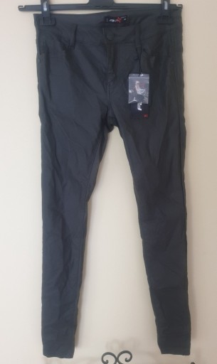 Zdjęcie oferty: Woskowane spodnie skórzane rurki khaki skóra 38M