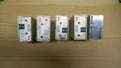 Zdjęcie oferty: przekażniki czasowe komplet