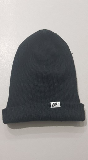 Zdjęcie oferty: Czarna Czapka zimowa Beanie Nike NSW Cufeed Futura