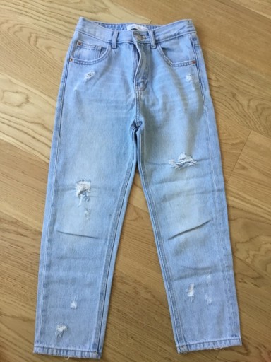 Zdjęcie oferty: Zara jeansy z przetarciami r.134 9L