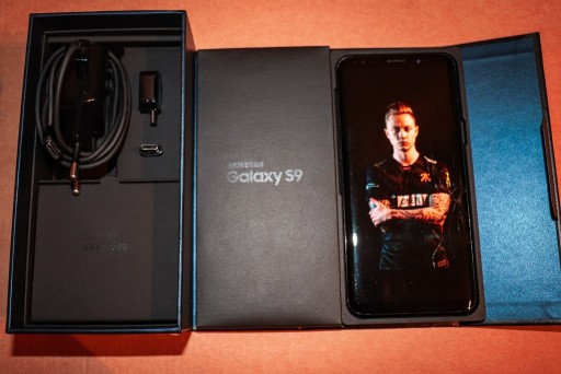 Zdjęcie oferty: Samsung Galaxy S9 (64GB, DUALSIM) 