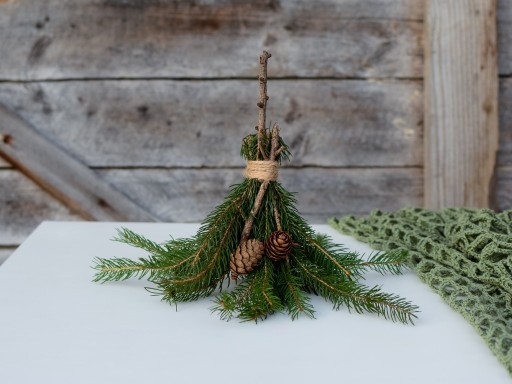 Zdjęcie oferty: Ozdoba Bożonarodzeniowa na stół Miotełka