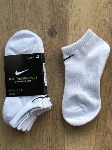 Zdjęcie oferty: Skarpety Nike Białe 3 pary stopki rozmiar 42-46
