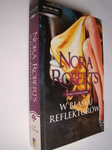 Zdjęcie oferty: W blasku reflektorów - Nora Roberts