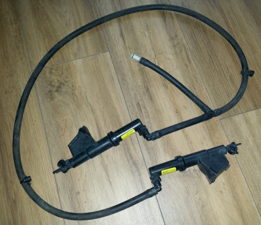 Zdjęcie oferty: Spryskiwacze lamp reflektorów Volvo V50 S40 z przewodem rurkami 1307030347