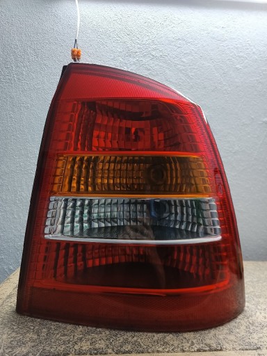 Zdjęcie oferty: Opel Astra G II 2 lampa tył prawa. Kierunkowskaz.