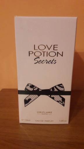 Zdjęcie oferty: Woda perfumowana Love Potion Secrets 50 ml.