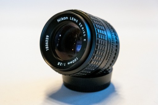 Zdjęcie oferty: Obiektyw Nikon Series E 100mm 1:2.8 + etui