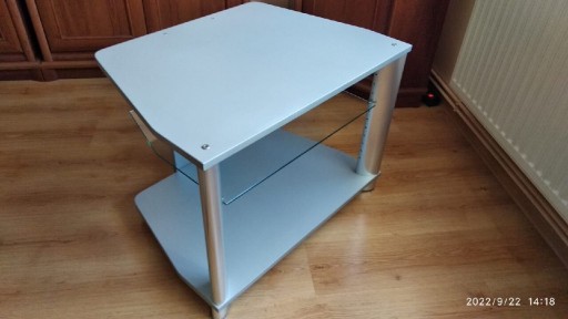 Zdjęcie oferty: Stolik RTV srebrny wys. i głęb. 56cm, szer. 77cm