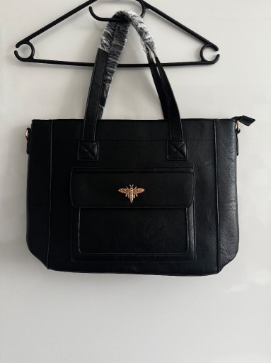 Zdjęcie oferty: Czarna torebka na ramię