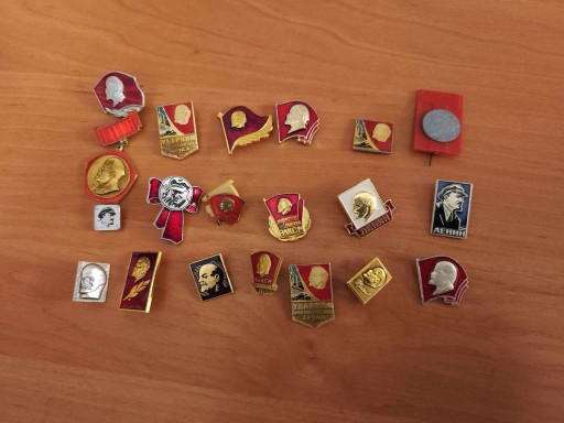 Zdjęcie oferty: Zbiór 20 wpinek Lenina - cena za szt. 3 złote