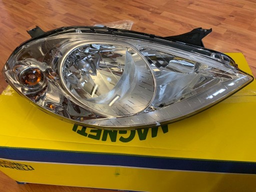 Zdjęcie oferty: Lampa prawy przód Mercedes A-klasa W169 04-12