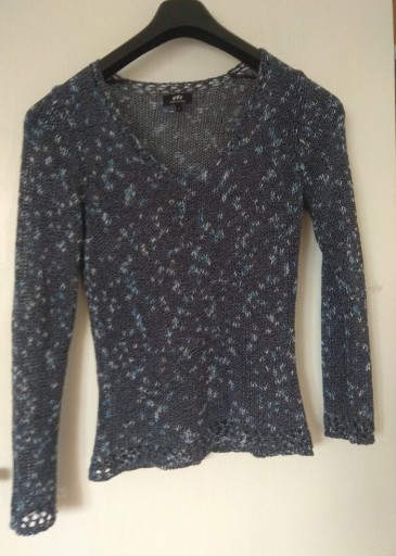 Zdjęcie oferty: Niebieski "druciany" sweter, rozmiar S