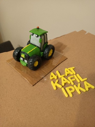 Zdjęcie oferty: Traktor z masy cukrowej na tort John Deere 