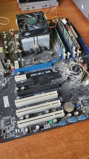 Zdjęcie oferty: płyta główna Asus A8N-SLI SE,  AMD Athlon 64 3200+