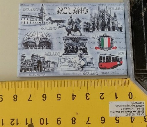 Zdjęcie oferty: Magnes na lodówkę kolekcja Italia Milano pilne